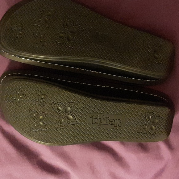 Womens Alegria Butterfly Floral Sandals Size 38 Purple and Blue, Gently worn. - Picture 3 of 6